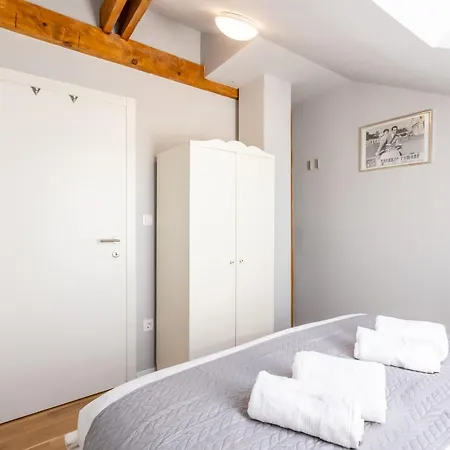 Apartment Spartium Loft Sinj